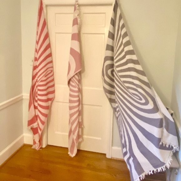 Wonderland 100% Organic Cotton with Eyelash Fringe Alice Red 2 Sides FLiPSiDE - Picture 9 of 10